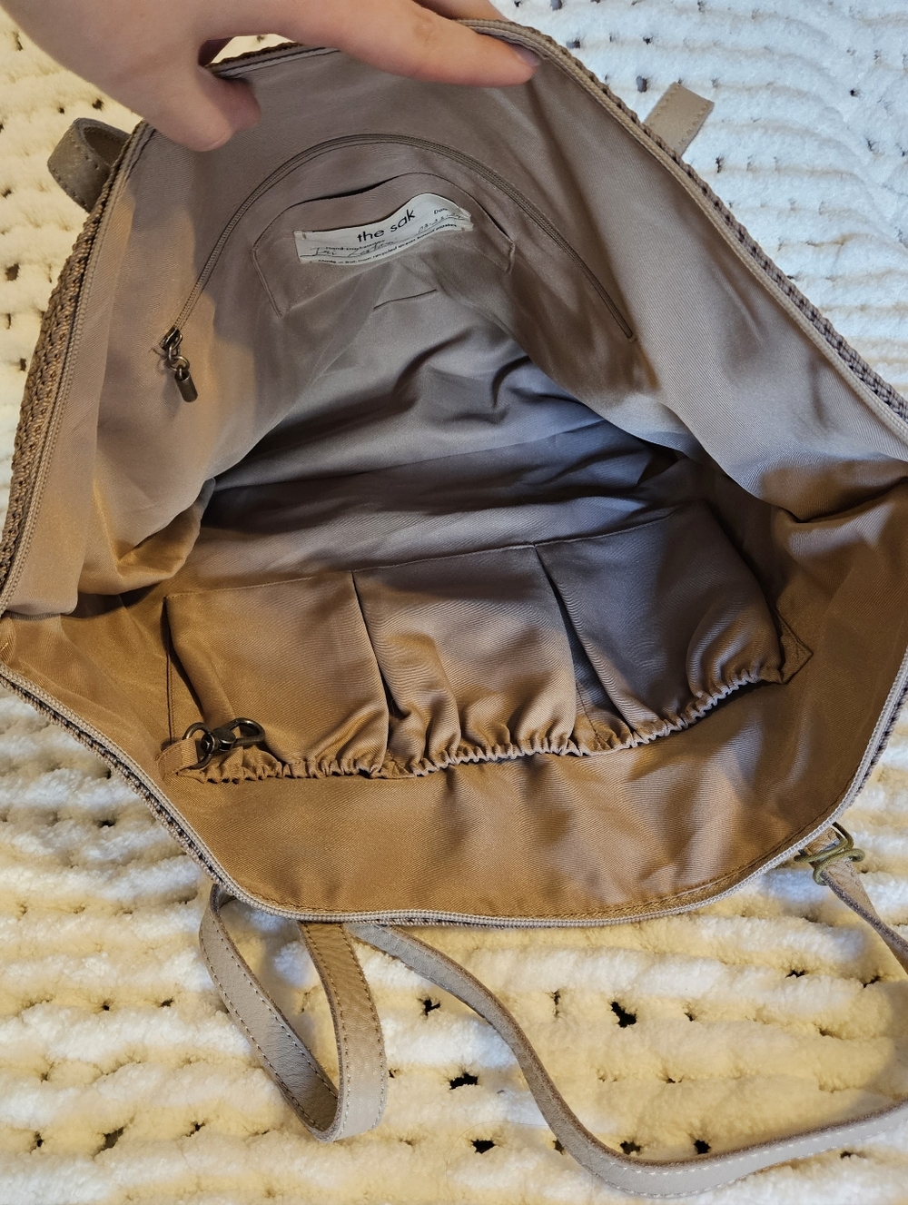 NWT the sak Faye Leather Tote Bag with Crochet Detail - Picture 4 of 5